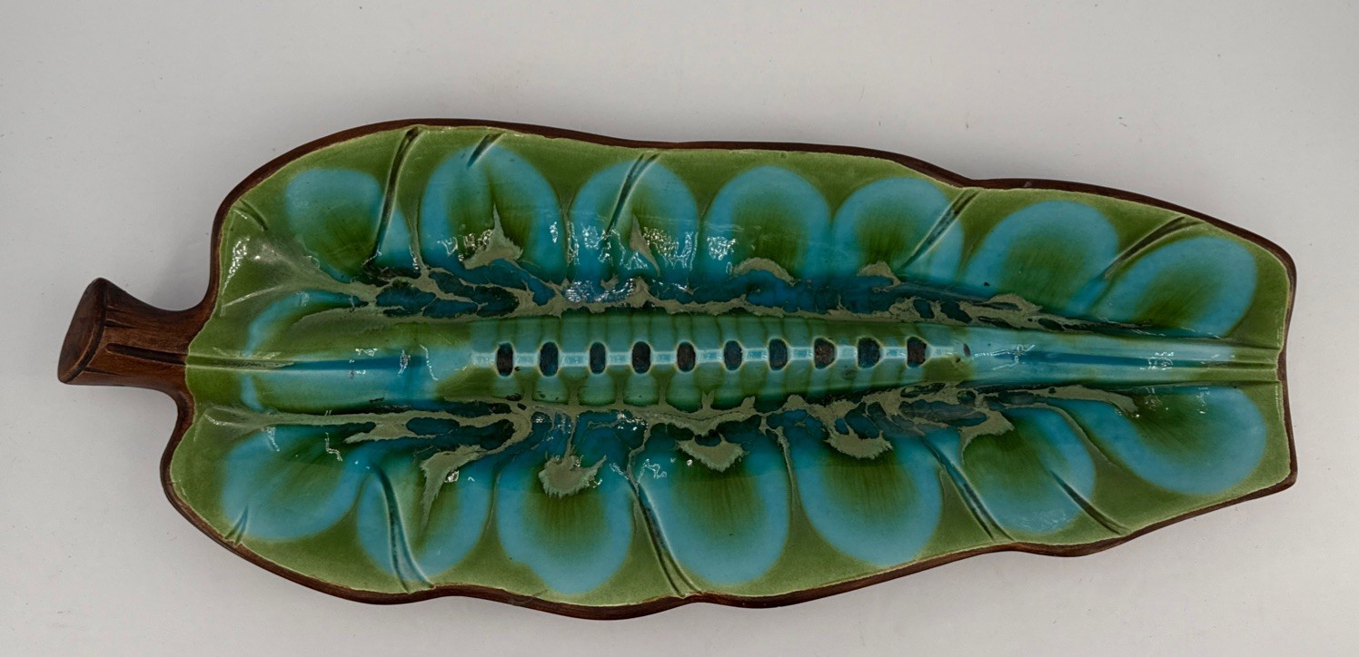 Vtg Treasure Craft Large Pottery Candy Dish Ashtray Leaf Centerpiece 1963