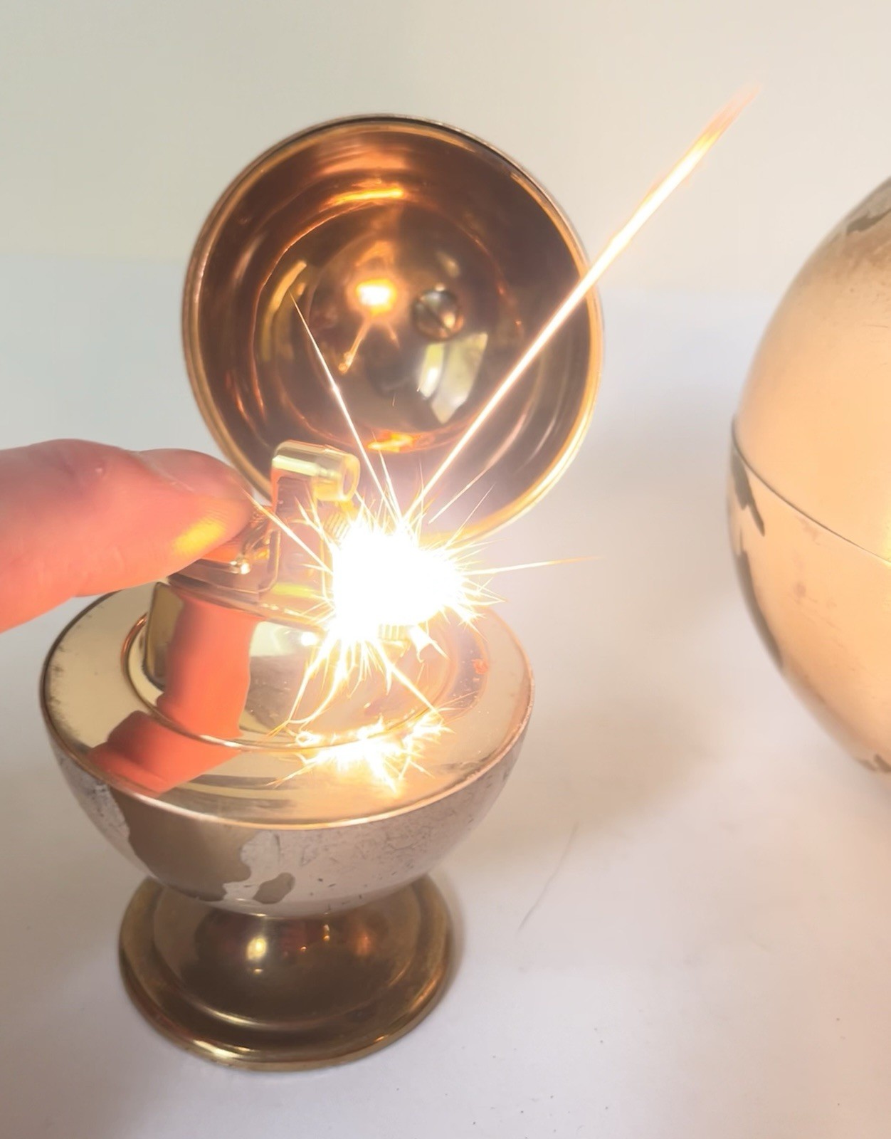1950s/60s Globe Cigarette Dispenser With Matching lighter