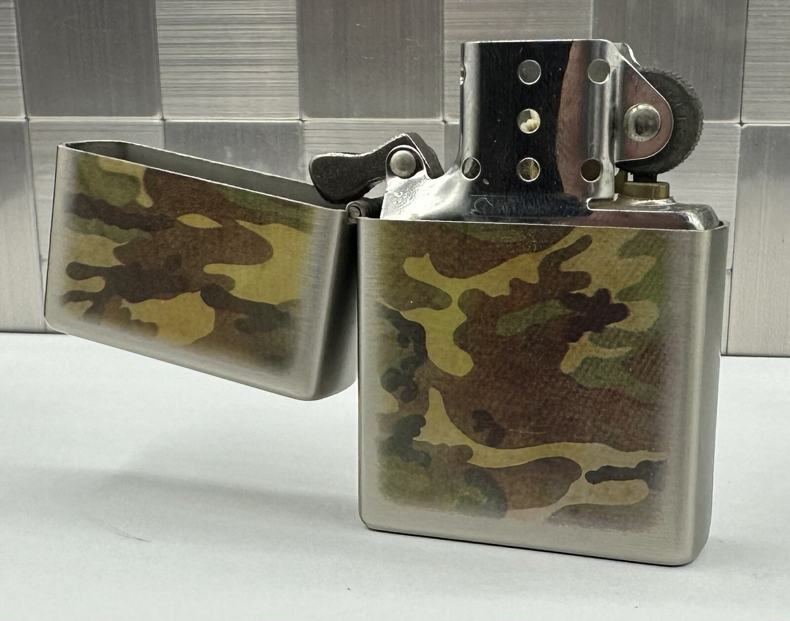 HIGH QUALITY LIGHTER LIMITED EDITION CAMO 33484 / NEVER FIRED / NOS