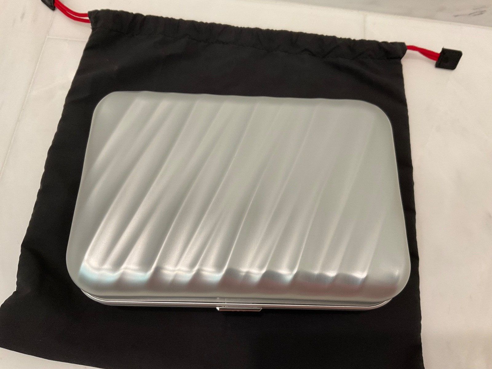 NEW Tumi 19 Degree ALUMINUM 5 Cigar Slot – CIGAR CASE – SILVER