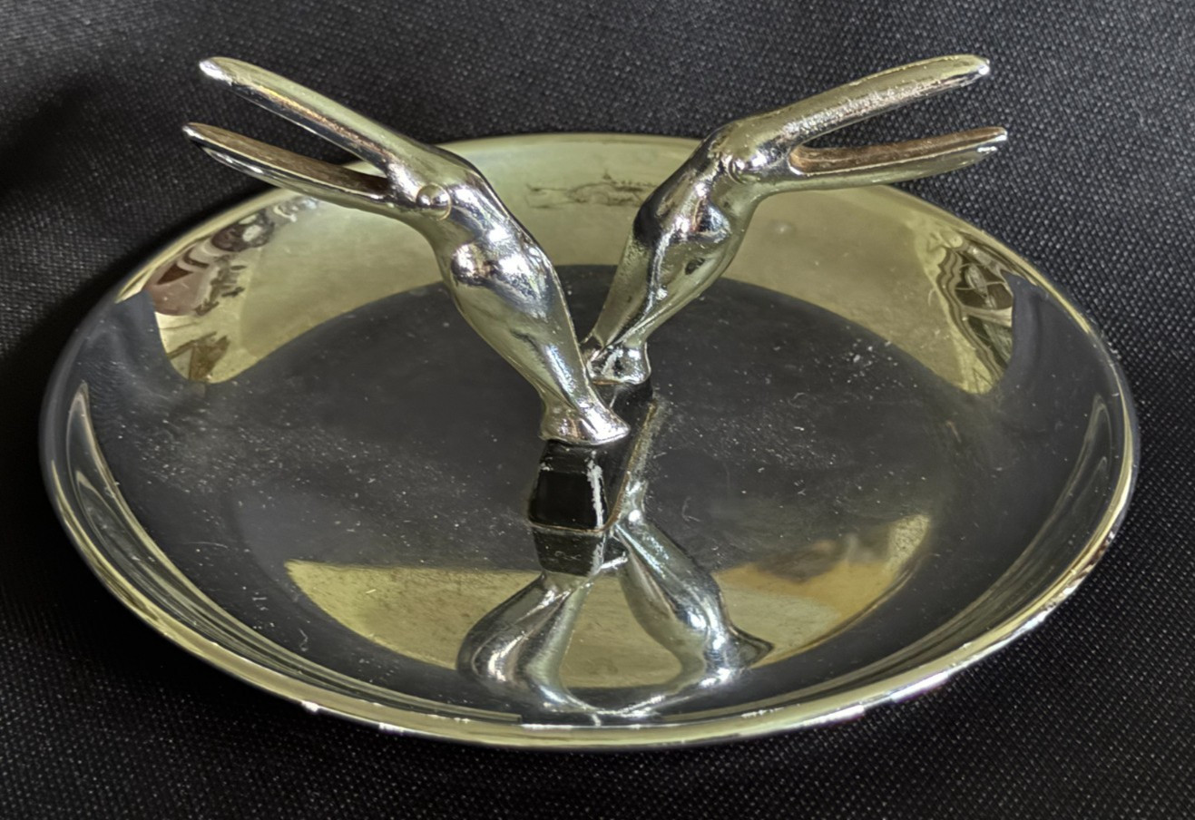 VTG., 1950s MCM HAMILTON CHROME ASHTRAY, TOUCAN BIRDS, PINCERETTE PATTERN, USA