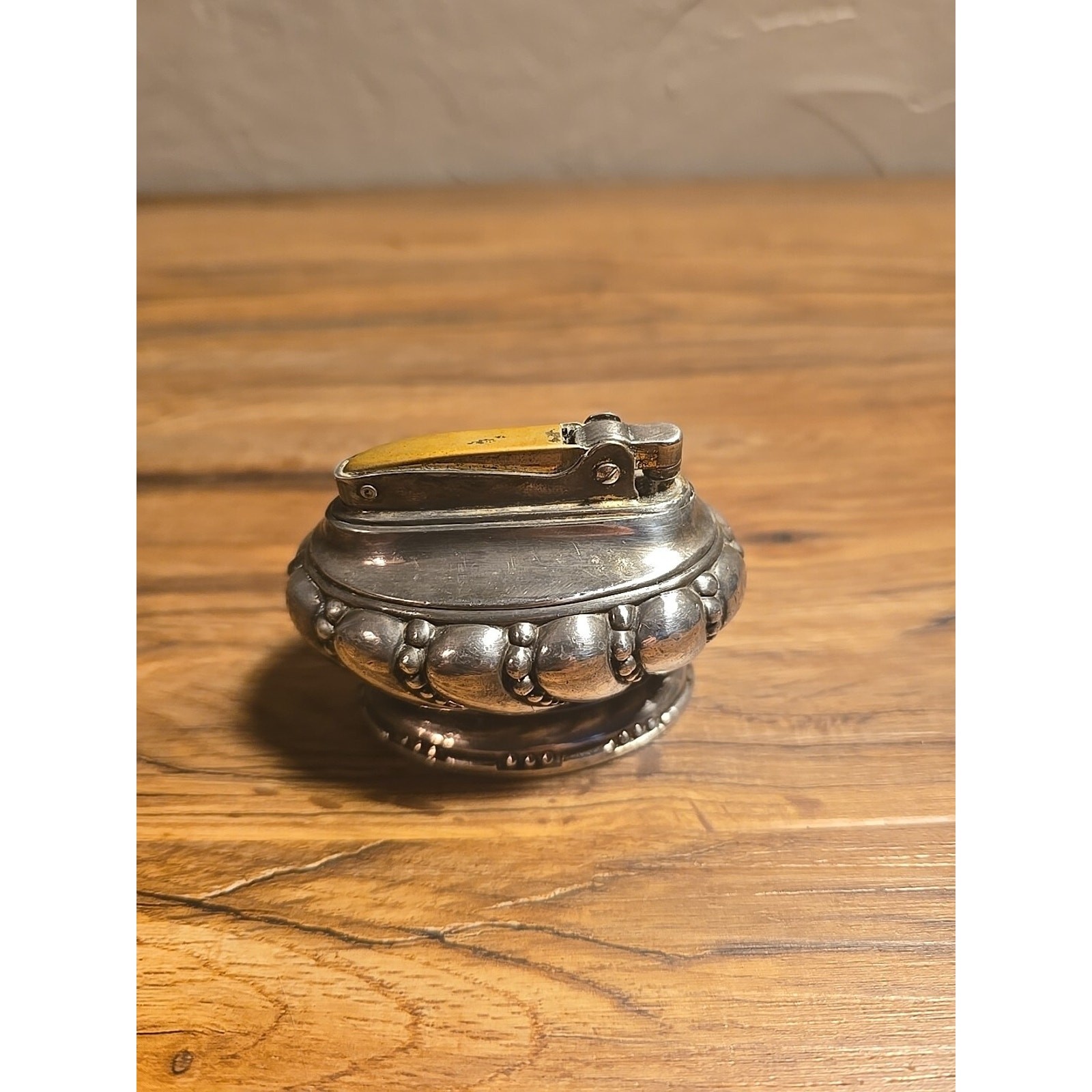 Ronson – 1950’s “Crown” Style Table Top Lighter