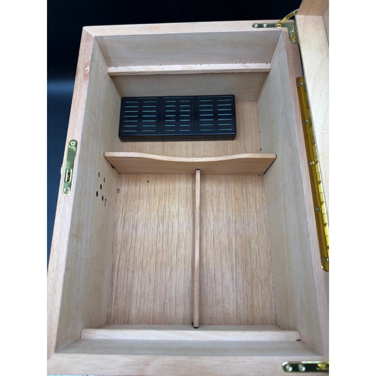 Mantello Cigars Humidor Glass Top Cedar Lined Display Box Hygrometer