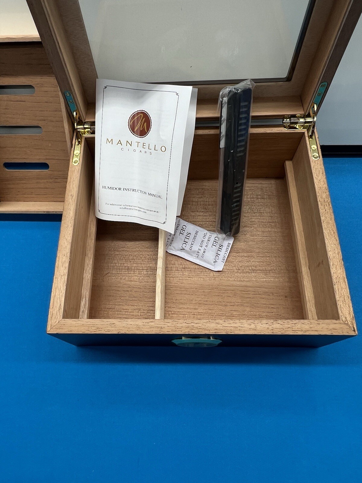 Mantello Cigars Humidor Royal Glass-Top Cigar Box for Up To 50 Cigars