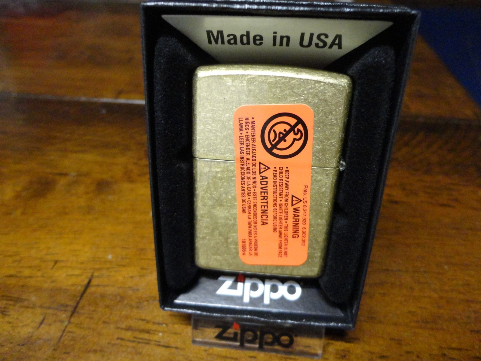 PINUP GIRL BENDING OVER IN RETRO FRIDGE GETTING A BEER ZIPPO LIGHTER MINT IN BOX
