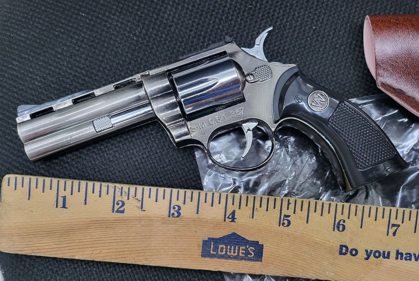 Revolver Refillable Torch Flame Inflatable Pistol Cigarette Gun Lighter W/Pouch