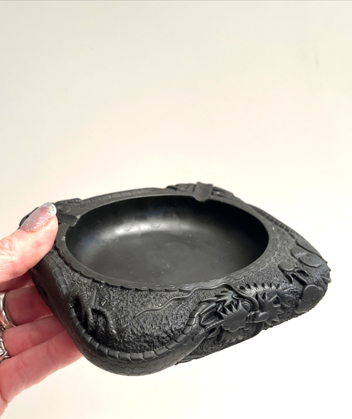 Vintage Heavy Chinese Asian Carved Black Slate Lava? Dragon Ashtray L@@k!