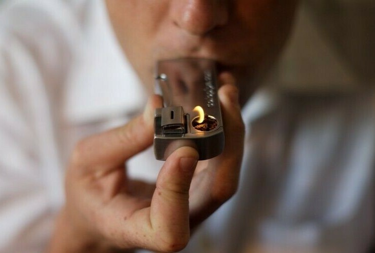 Solopipe – The Original Self-Igniting Pipe and Lighter Combo-Chrome + Solo Bowl