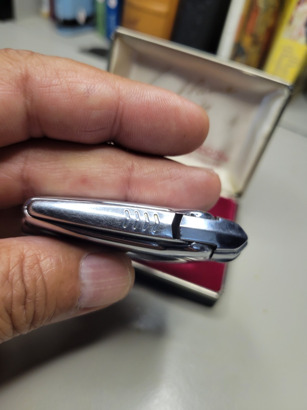 Vintage Ronson Varaflam Premier LIghter Original Box (WORKING)
