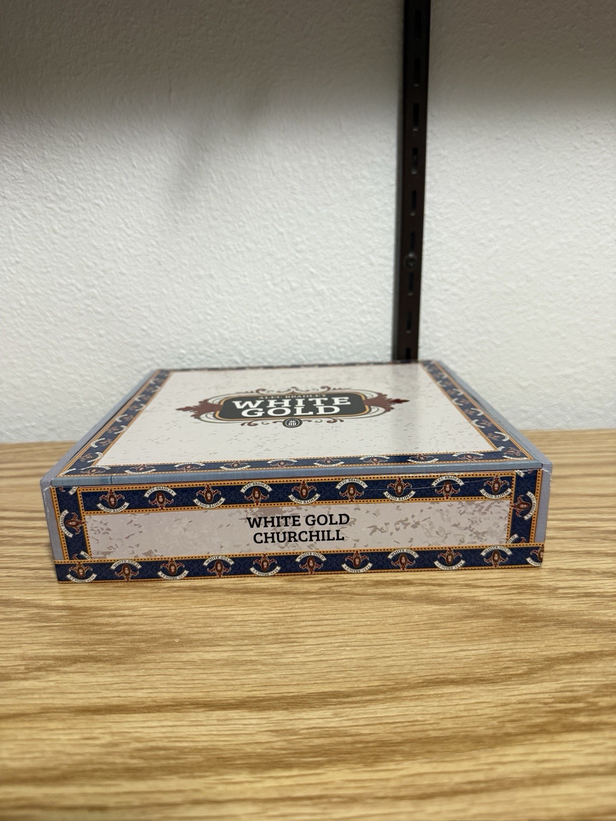 ALEC BRADLEY WHITE GOLD CIGAR BOX (8 X 7/12 X 2)