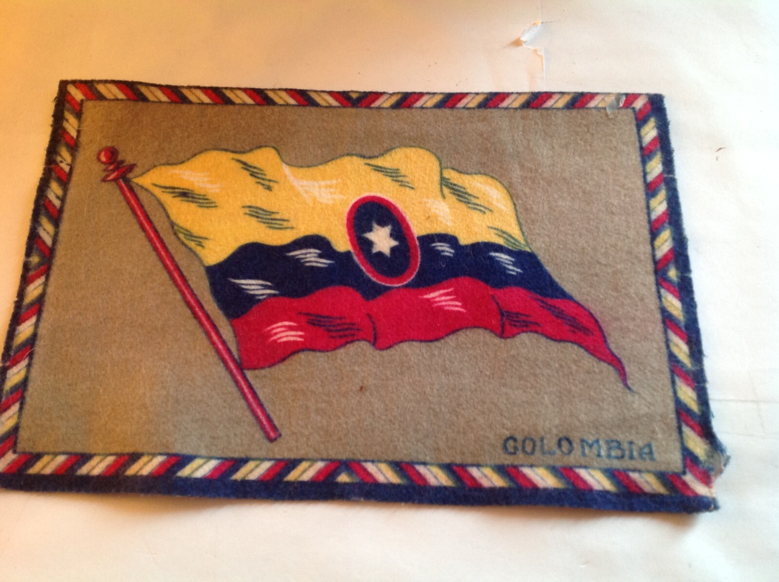 Early 1900’s Antique Tobacco Cigar – Colombia Country Felt Flag 8 1/2″ x 5 1/2″