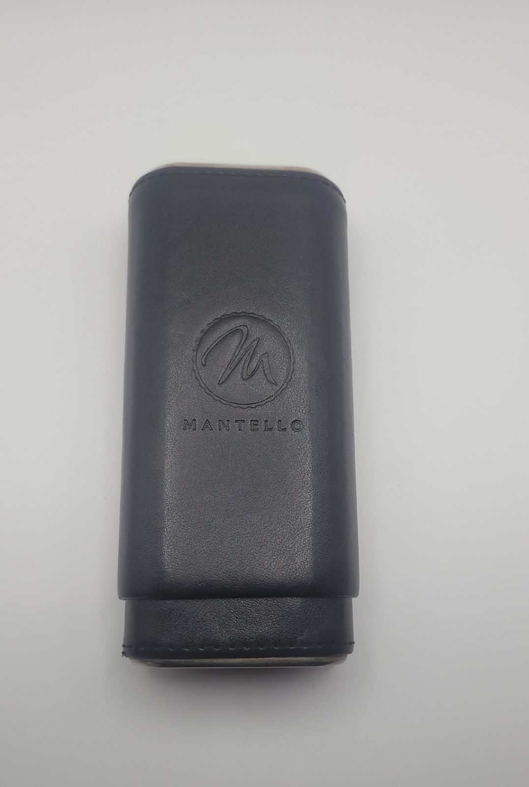 Mantello Black Leather Cigar Case With Cedar Lining-2 7/8″ x 6 1/2″ x 1 3/8 H6