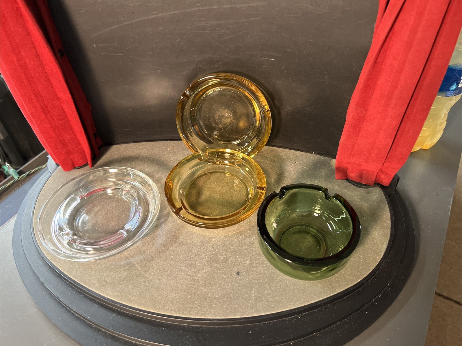 4 vintage ashtrays Amber, Clear. and Green￼. Retro decor 3-5”