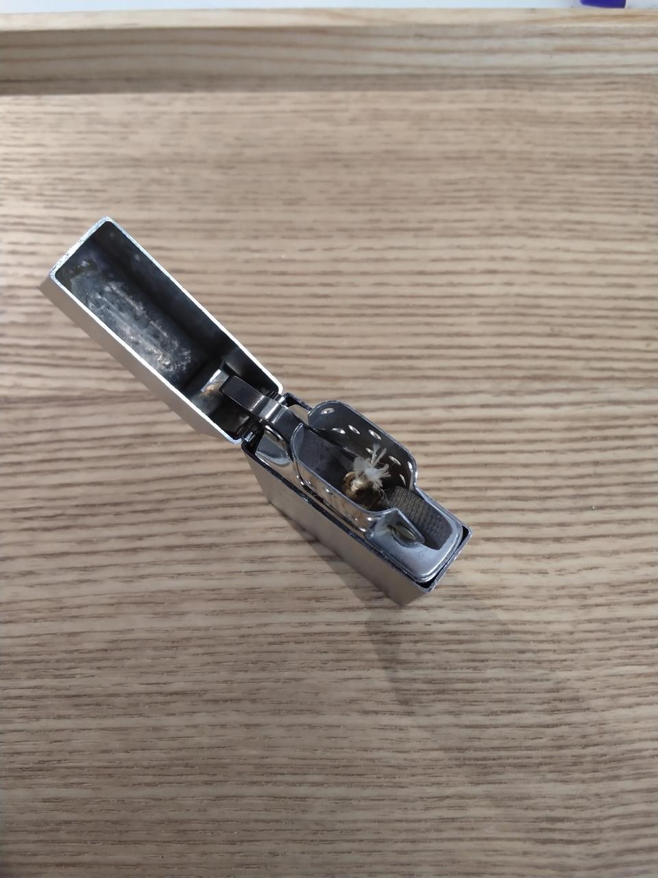 Vintage Zippo The Famous Zippo Guarantee Original 1932 Replica Out Hinge Lighter