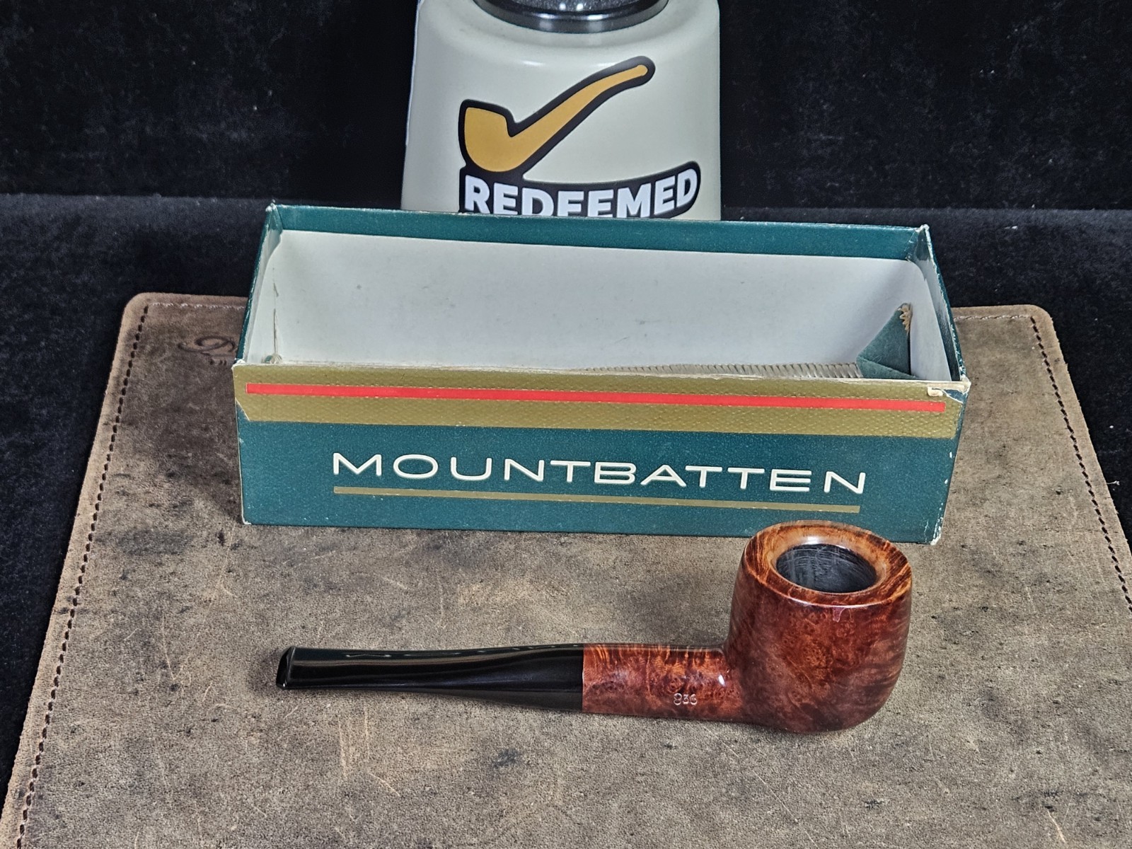 Mountbatten (Charatan second) 836 Smooth Pot w/ original box English Estate Pipe