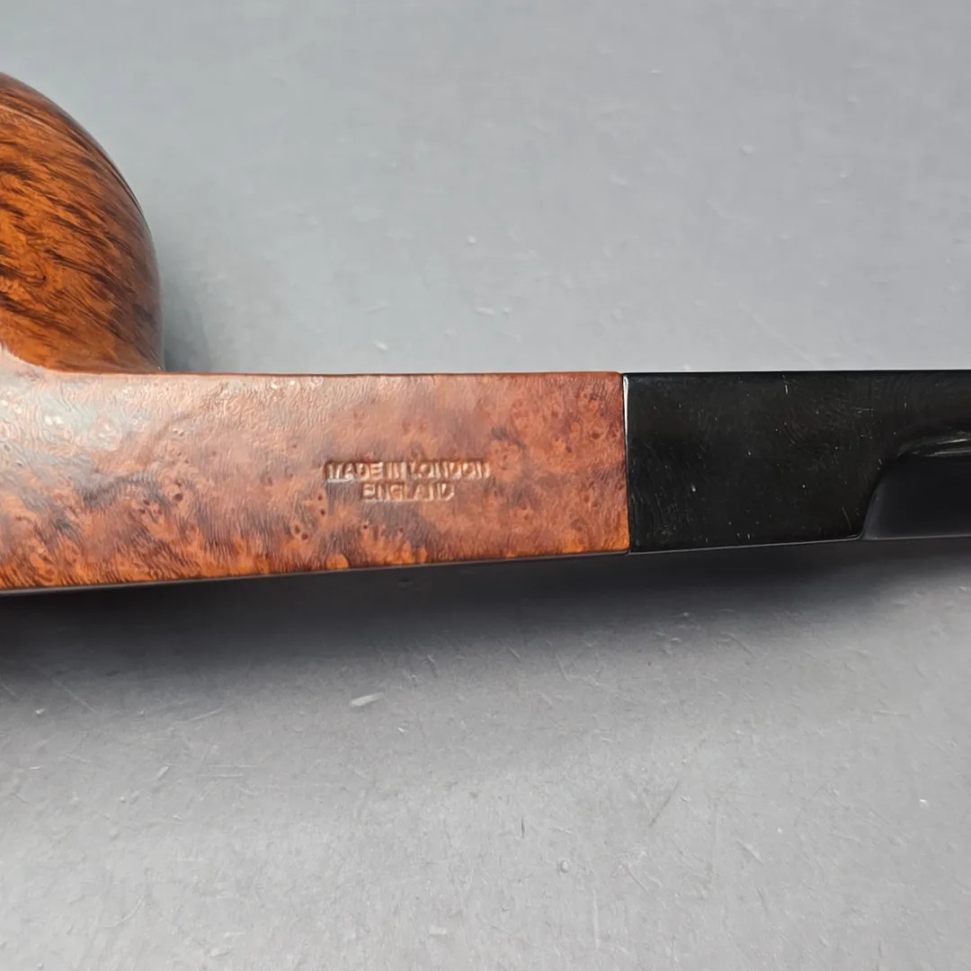 The Guildhall (Comoy’s) Classic 237 Smooth Estate Briar Pipe, English Estates
