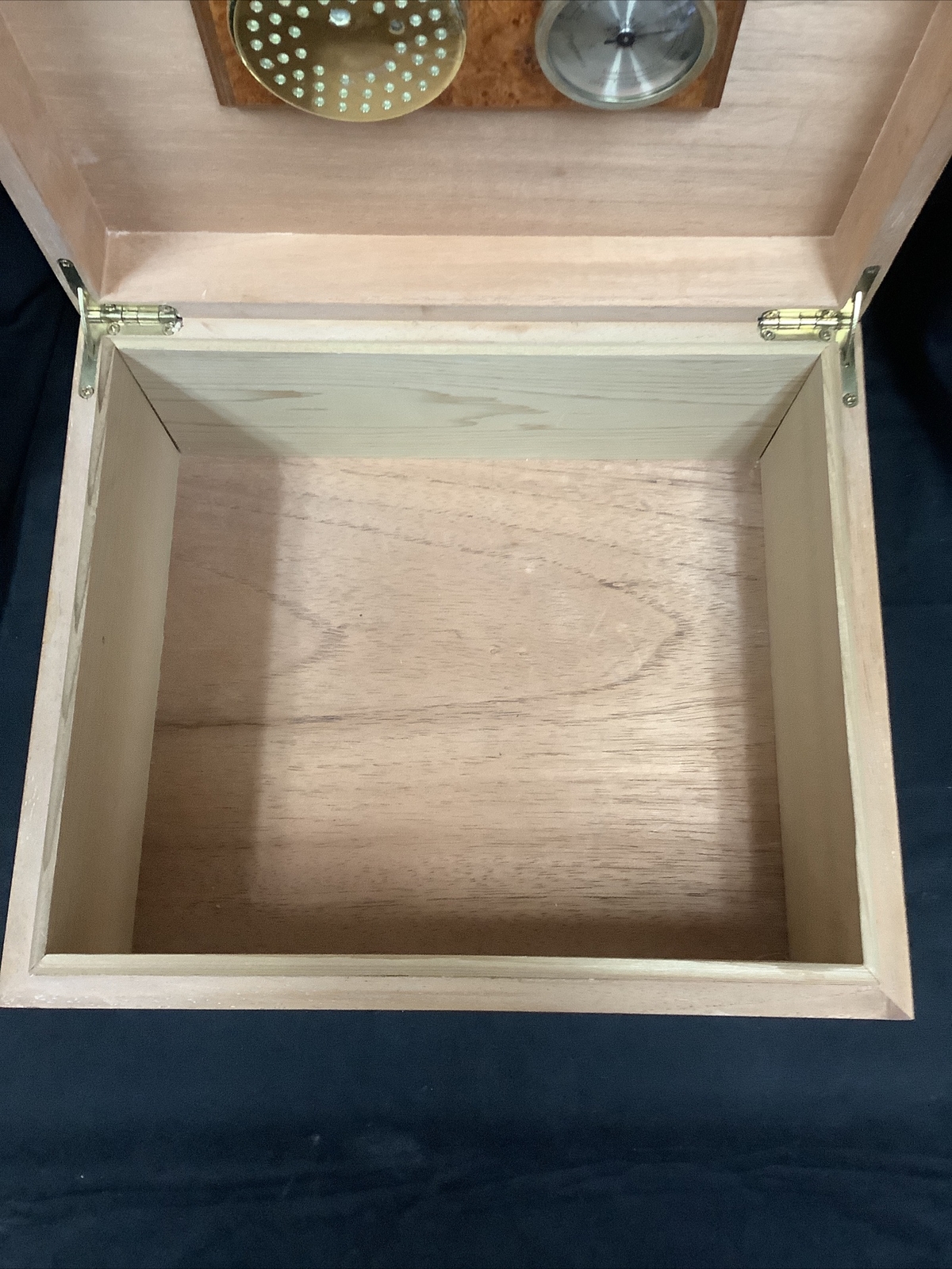 Carlos Chavez Humidor, made in China, 8.75″ W x 10.25″ L x 4.75″ T