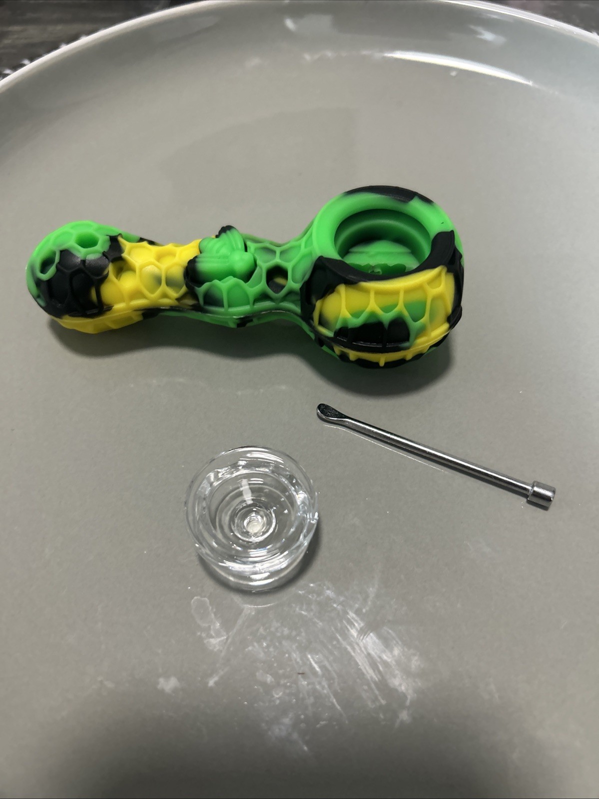 2- 4″ Unbreakable Silicone HoneyBee Hand Pipe, Green/black/yellow – Pipe Travel