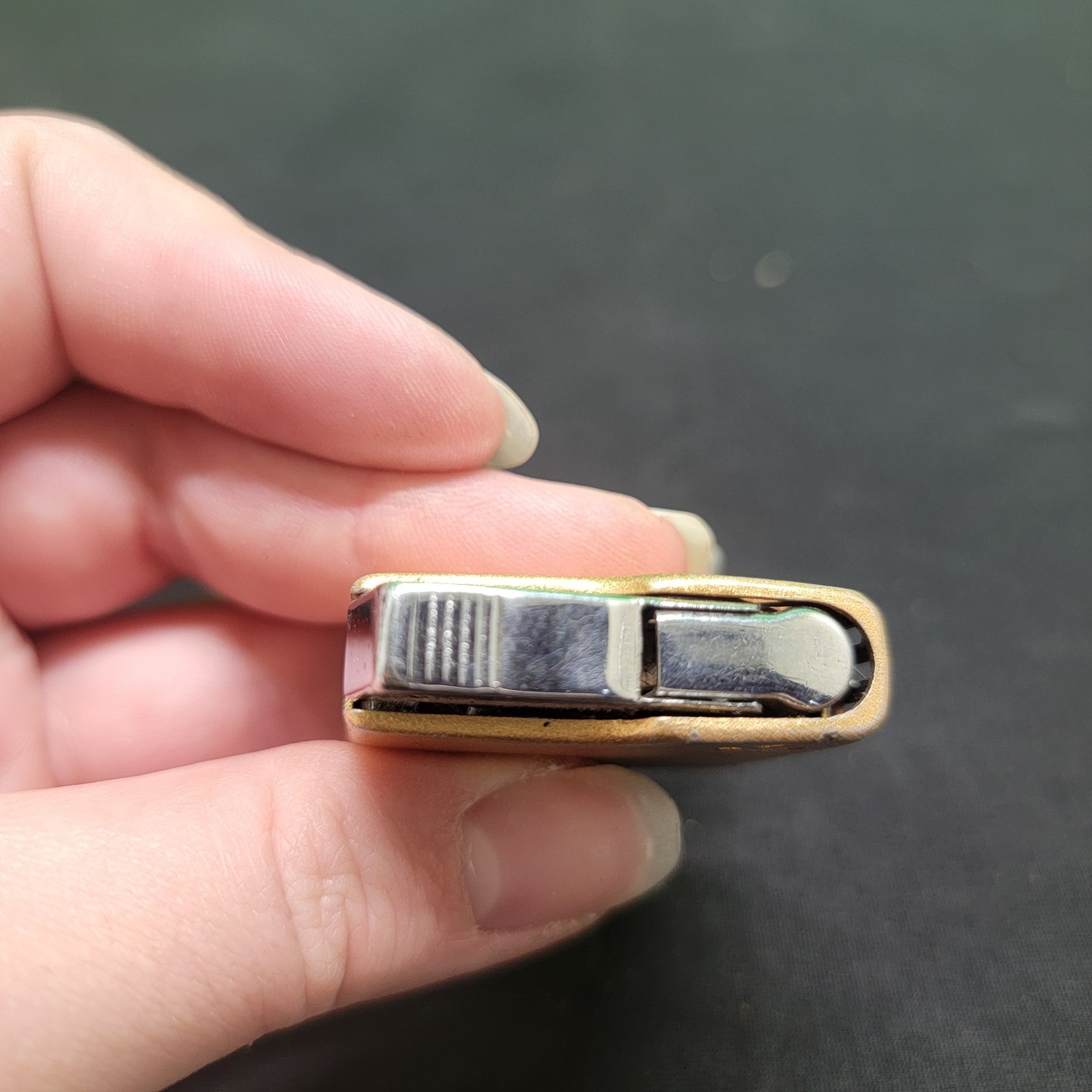 Vintage lighter HADSON GAS AZALEA MADE IN JAPAN WORKING ENGRAVED STAR DESIGN