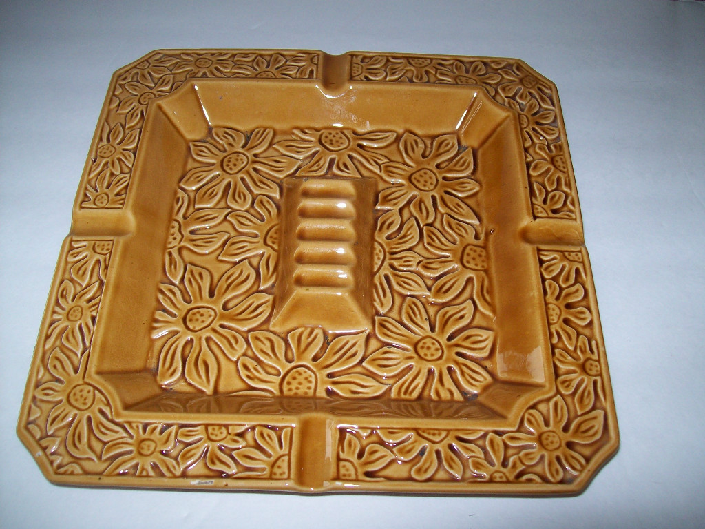 Vintage JAPAN Daisy Flower Large Square Brown 1970’s Ashtray VERY Good condition