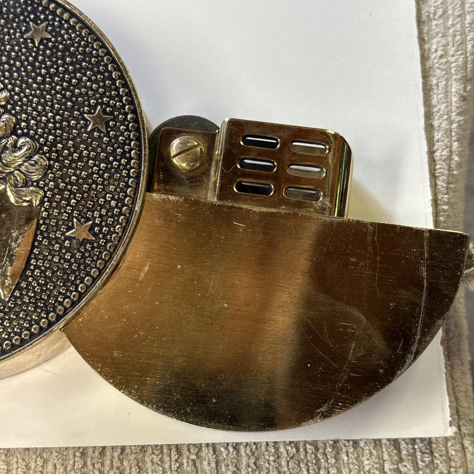 VINTAGE COIN TABLE LIGHTER “NIMUTUM” EAGLE AND MATRON HEAD-VERY GOOD-UNTESTED