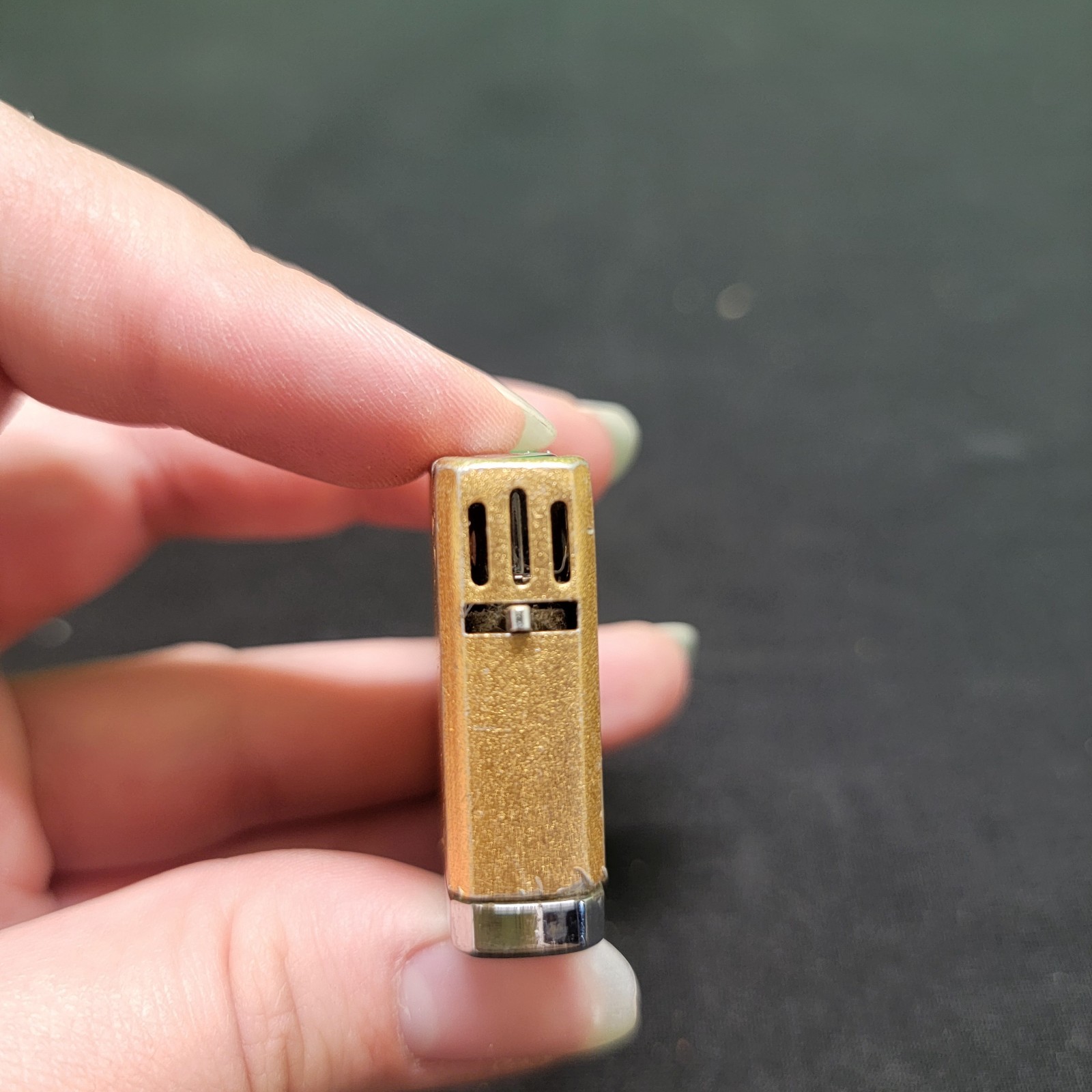 Vintage lighter HADSON GAS AZALEA MADE IN JAPAN WORKING ENGRAVED STAR DESIGN