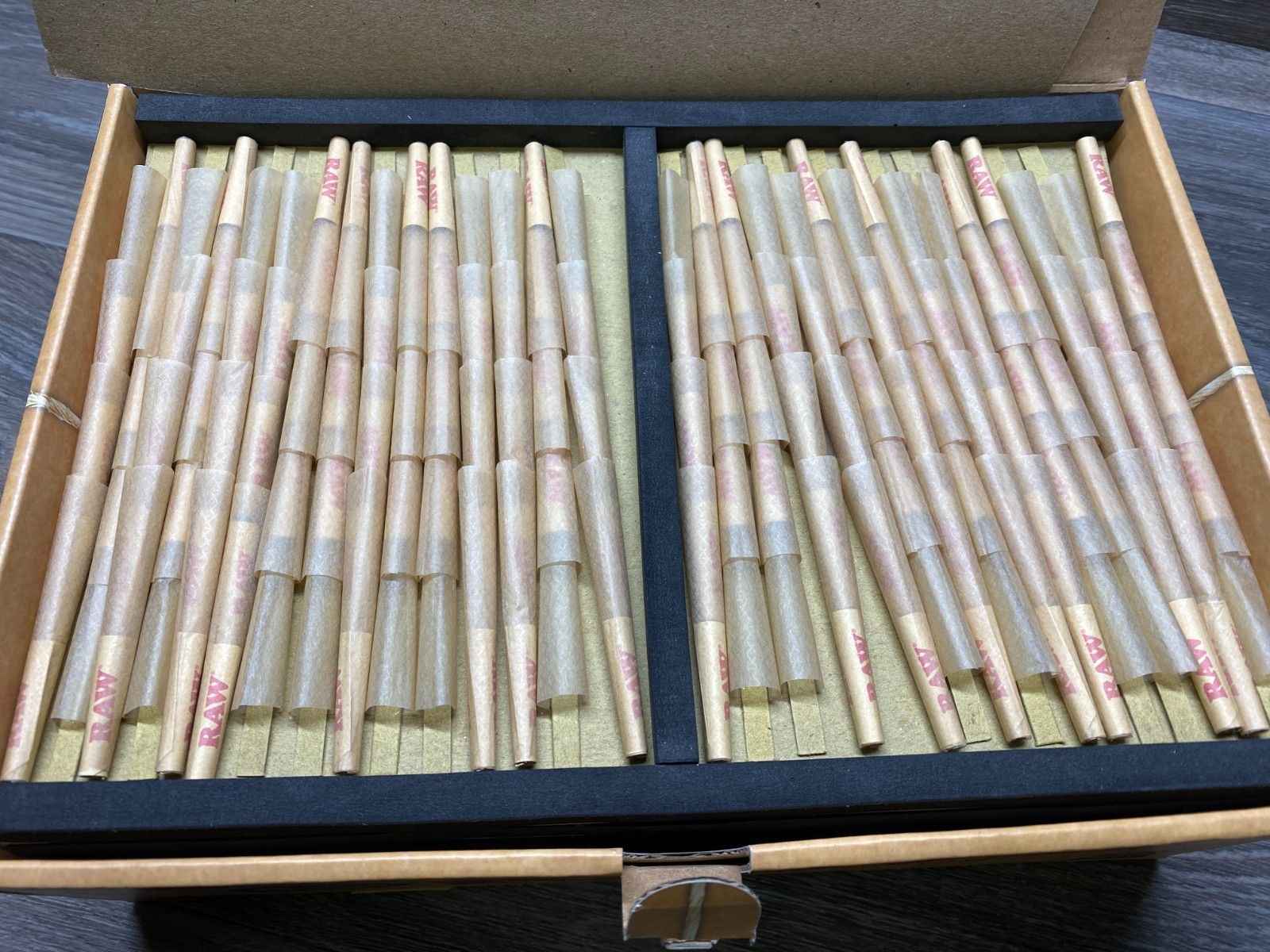 Raw Classic Natural Unrefined Pre-Rolled Cones Bulk 960 Count Single Size 70/30