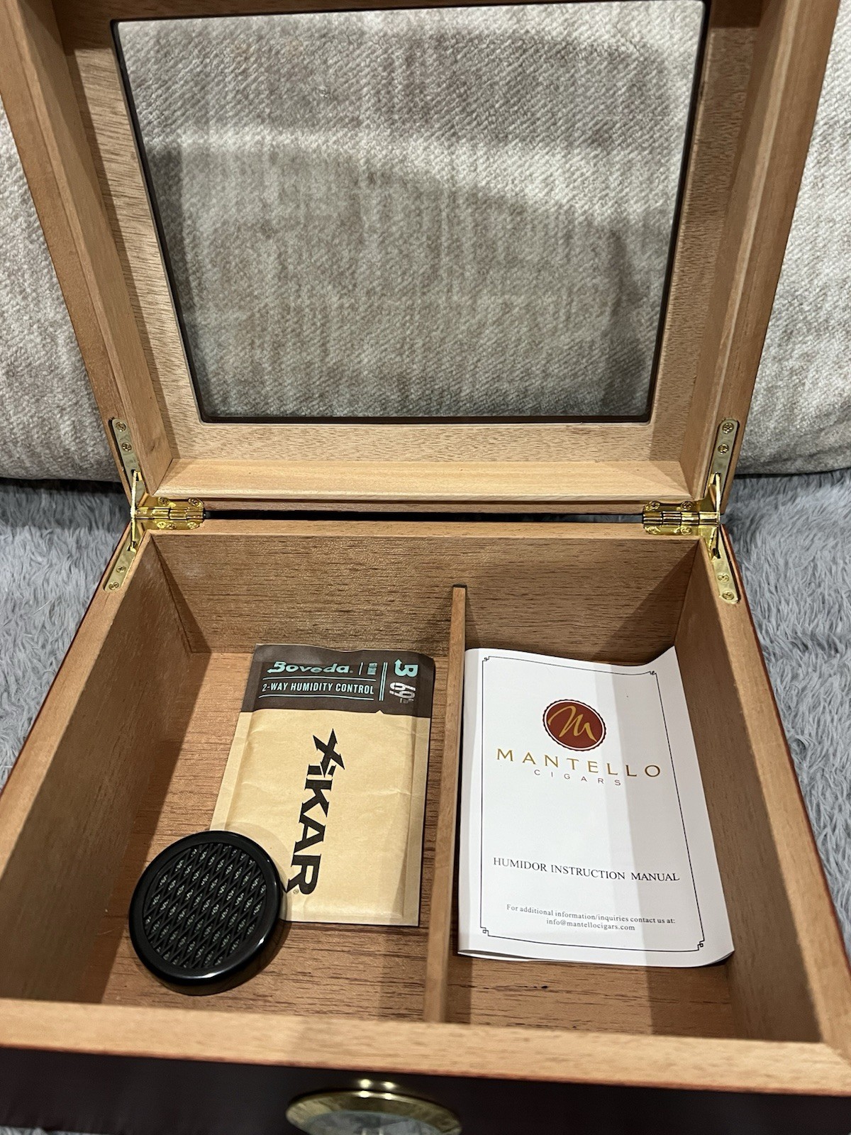 MANTELLO Cigars Humidor Royal Glass Top Cedar Lined Cigar Box Up To 50 Cigars
