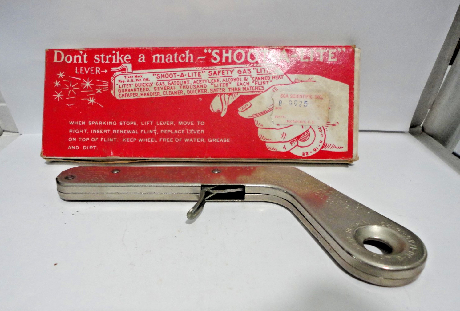 C 1960. SHOOT-A-LITE With Original Box . NOS. MADE IN USA.RARE .