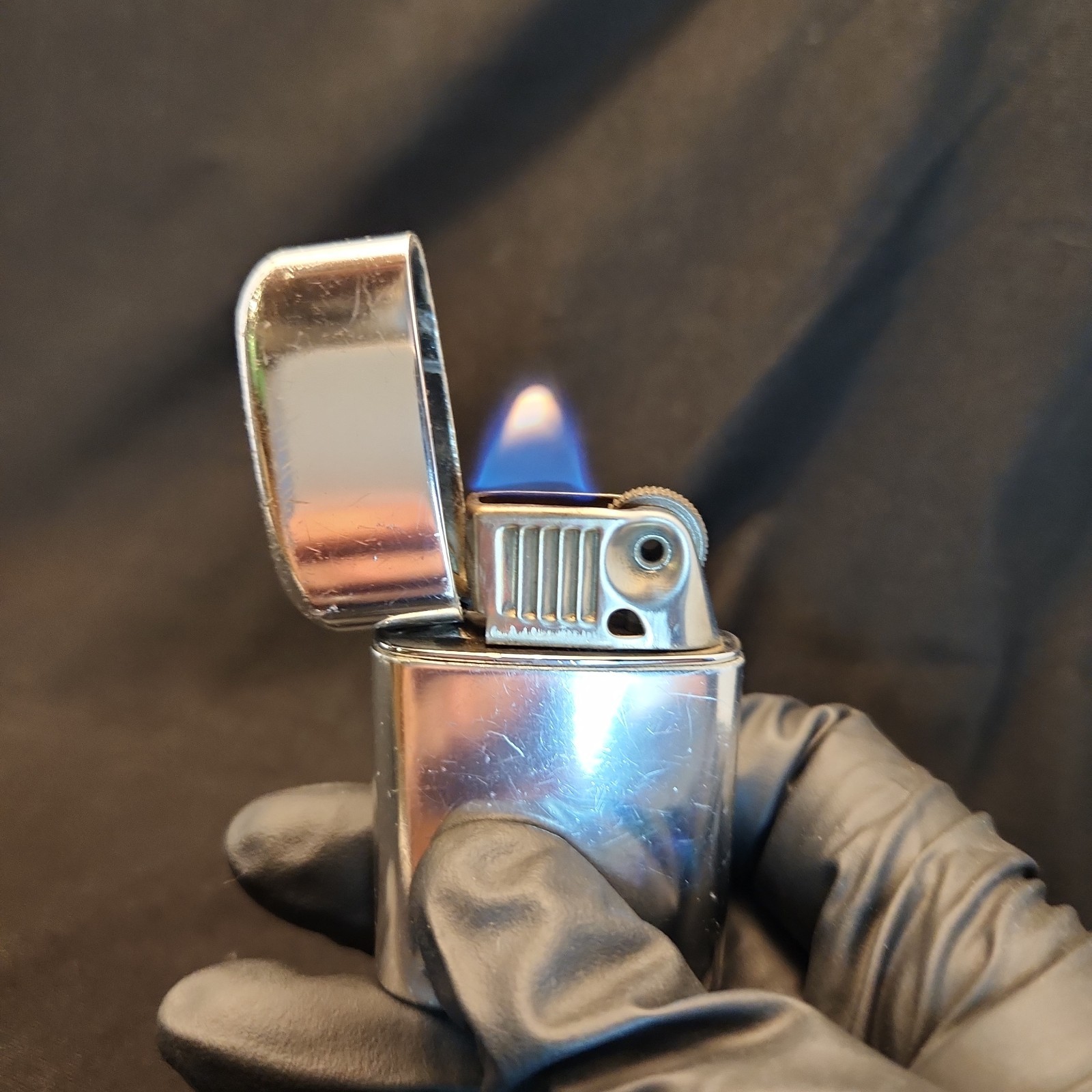 Vintage Ronson Typhoon Polished Chrome British Empire Made WORKS