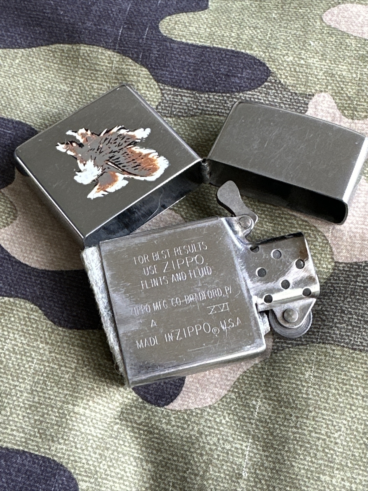 2000 Vintage Zippo Lighter – Bald Eagle Landing – High Polish Chrome
