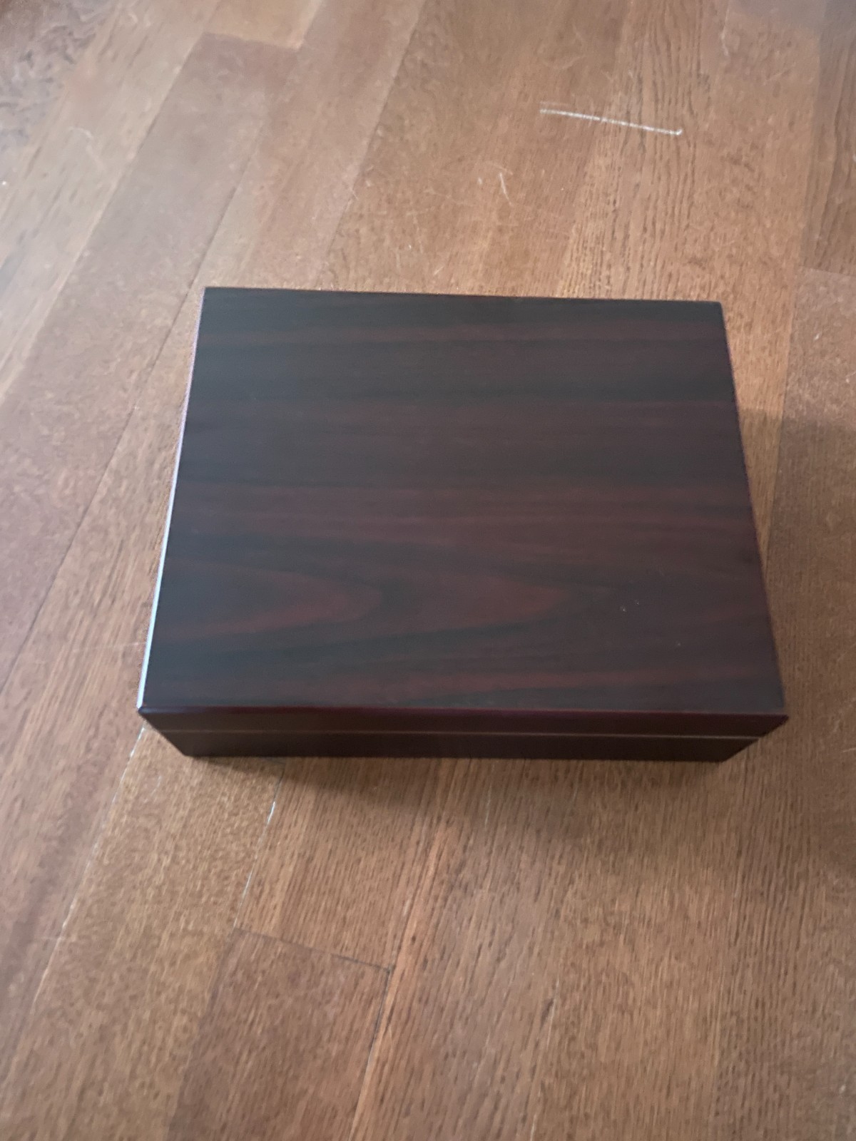 Cigar Humidor 20-count Mahogany WITH Analog Hygrometer – New In Box
