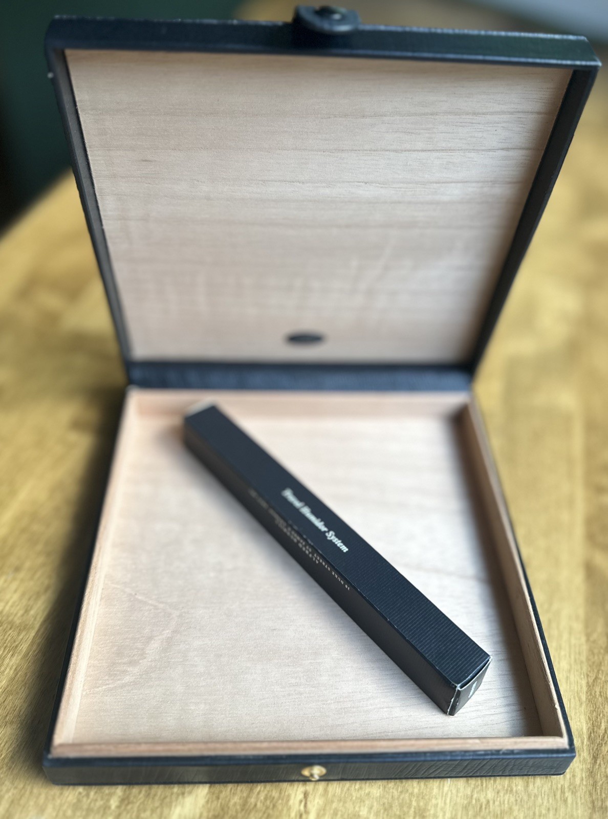 Dunhill Black Genuine Leather Travel Cigar Humidor New in Box