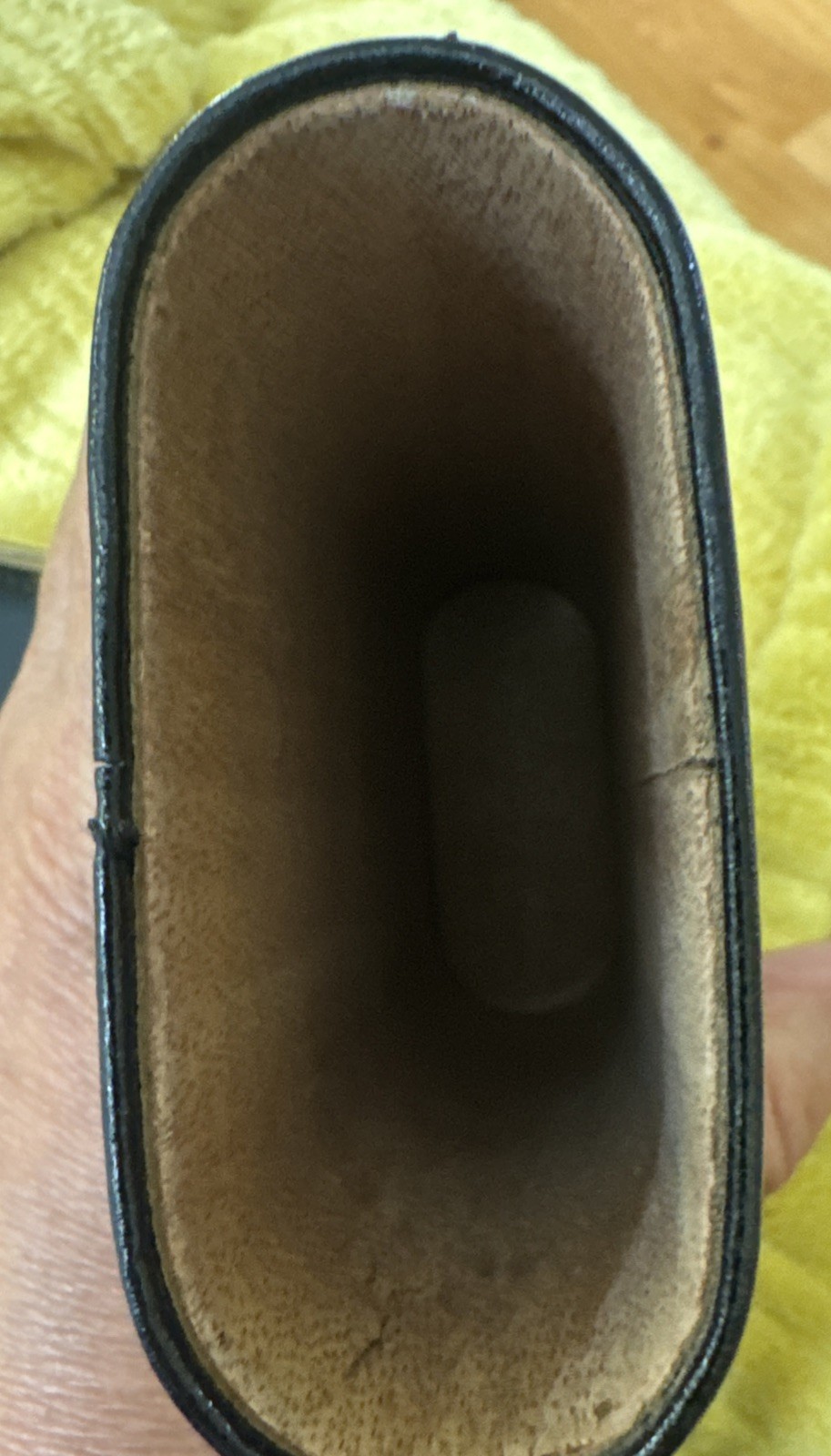 Mantello Black Leather Cigar Case with Interior Cedar Lining