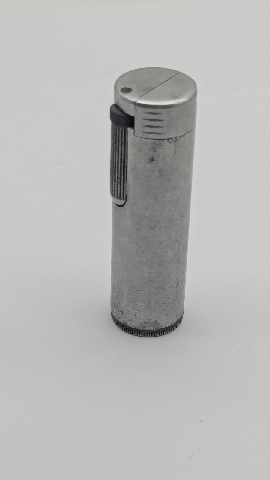 Vintage Unbranded Round Cylinder Pocket Lighter Aluminum Look Read