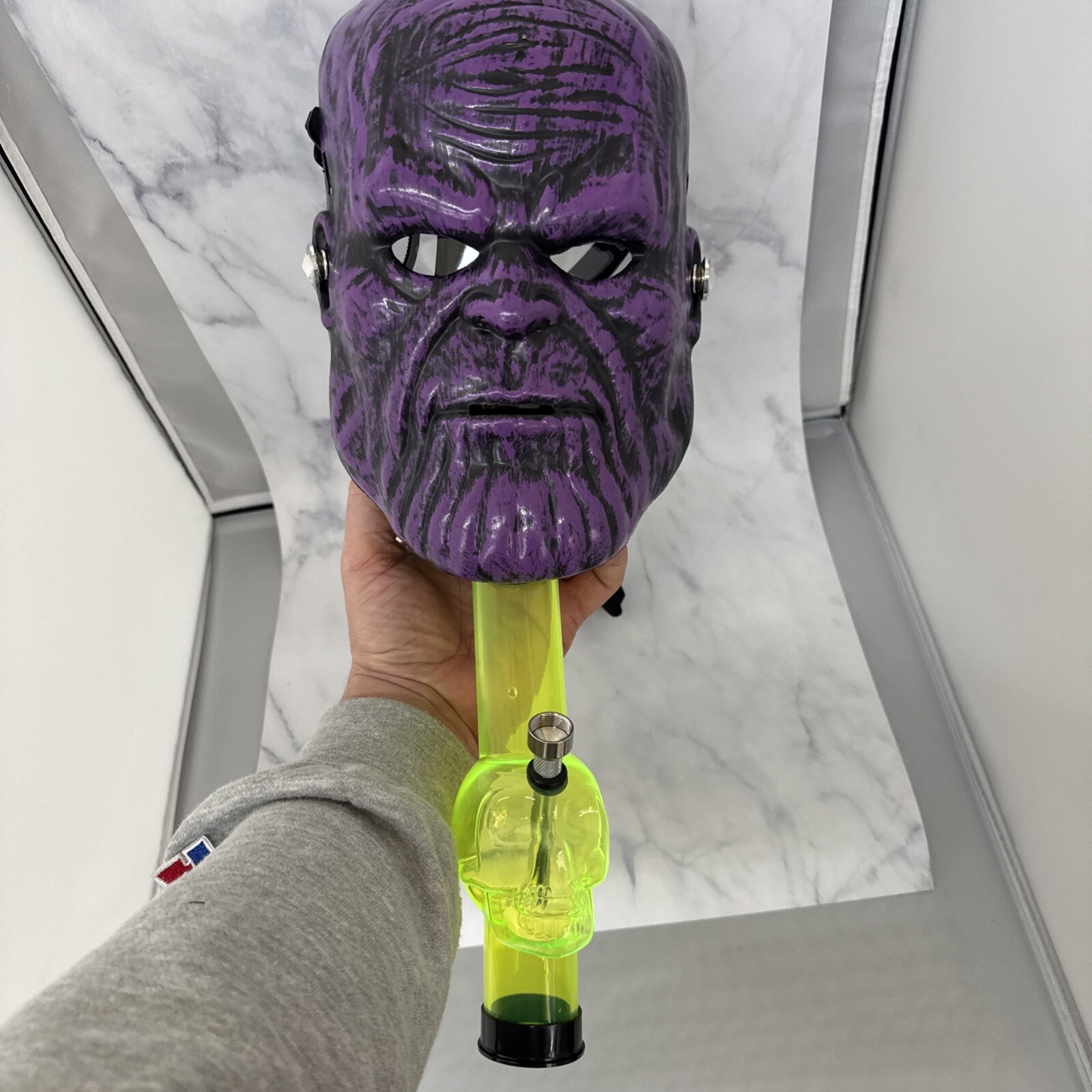 Hookah Water Pipe Gas Thanos Face Design Water Pipe Colors Vary