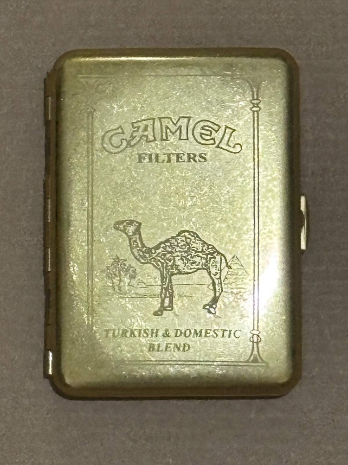 Kuboy Camel Cigarette Case – Metal Flip‑Open Holder – Turkish & Domestic Blend