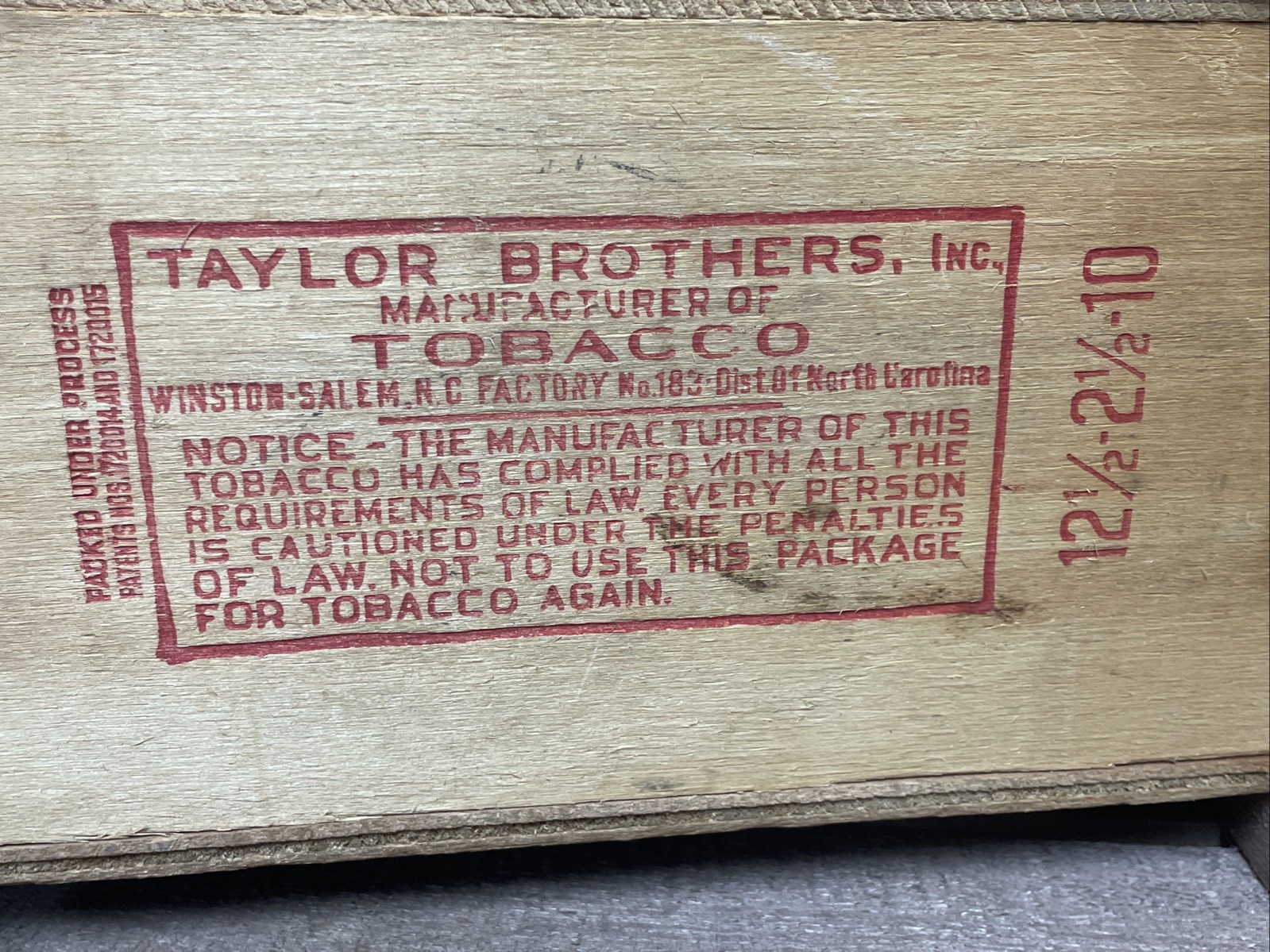 1926 Wooden Tobacco Box Taylor Brothers Winston Salem Peach & Honey (42) Plugs
