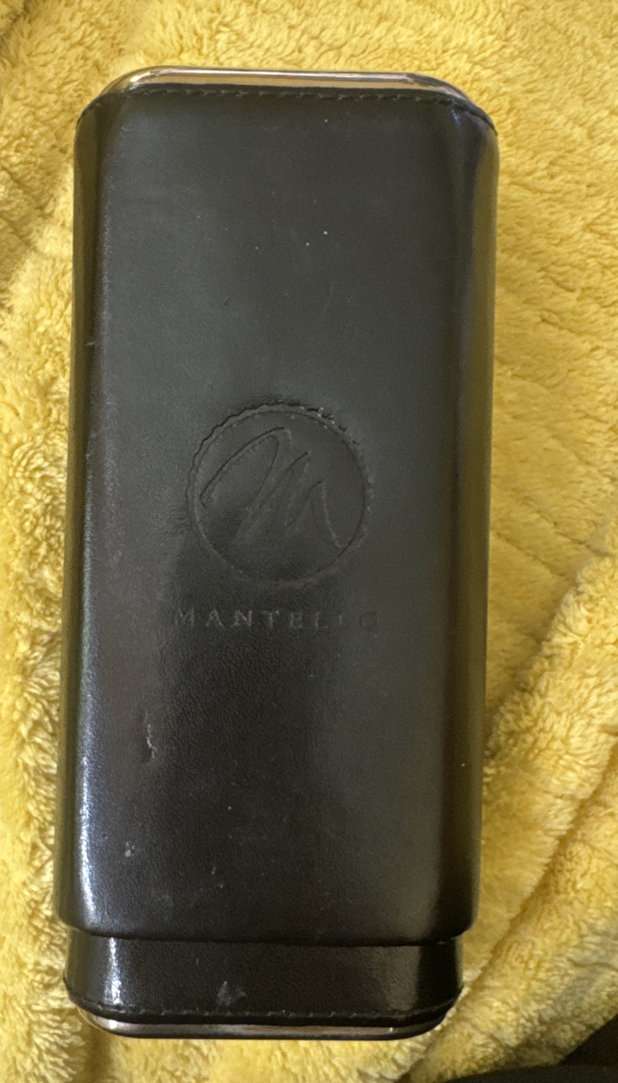 Mantello Black Leather Cigar Case with Interior Cedar Lining