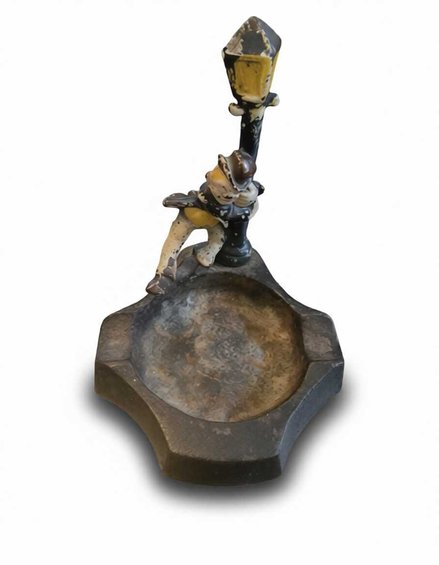 Vintage 1930’s Cast Iron Drunk Man On A Lamp Post Ashtray