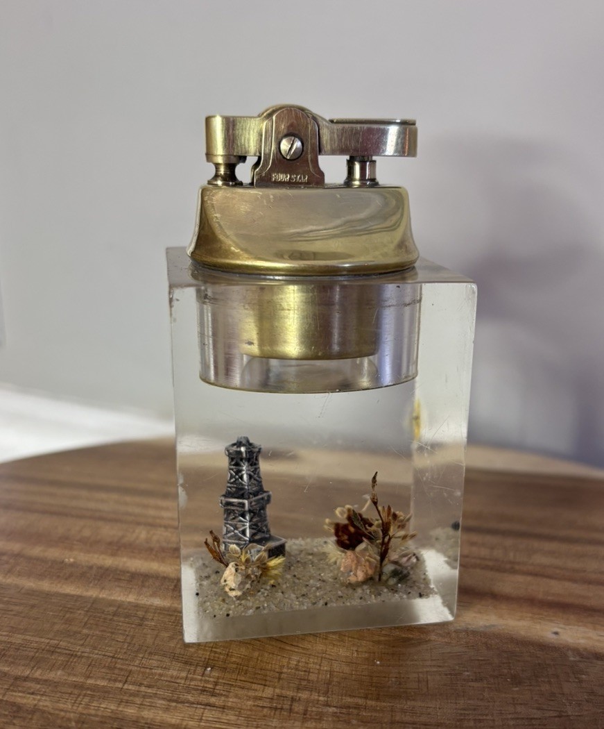 Vintage UNITED CLEARFLOAT LUCITE & Brass Tabletop Lighter Tower Works
