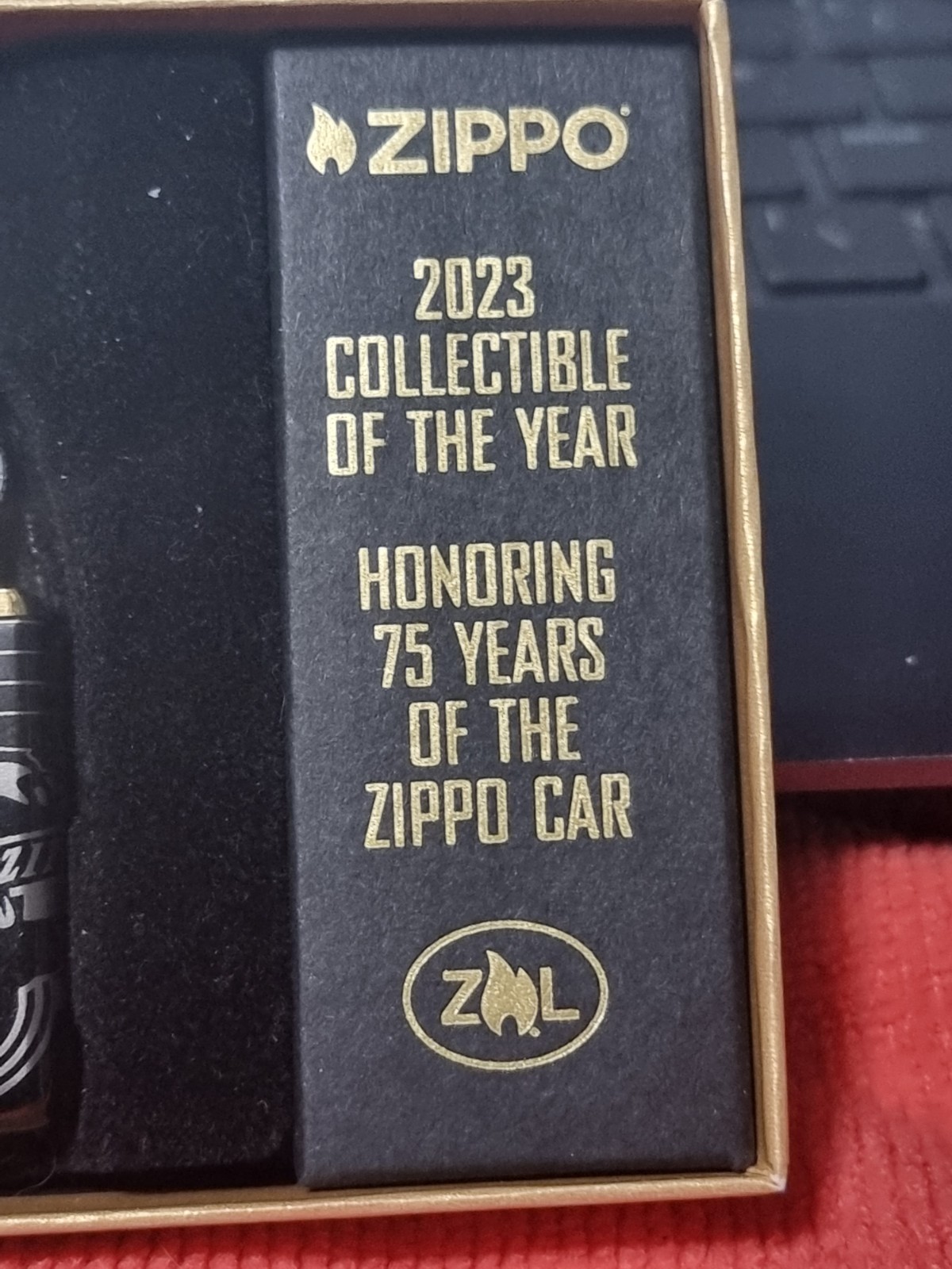 RARE 2023 COTY AMERICAN EDITION 75TH ANNIVESARY ZIPPO CAR 03828/10000 ZIPPO BNIB