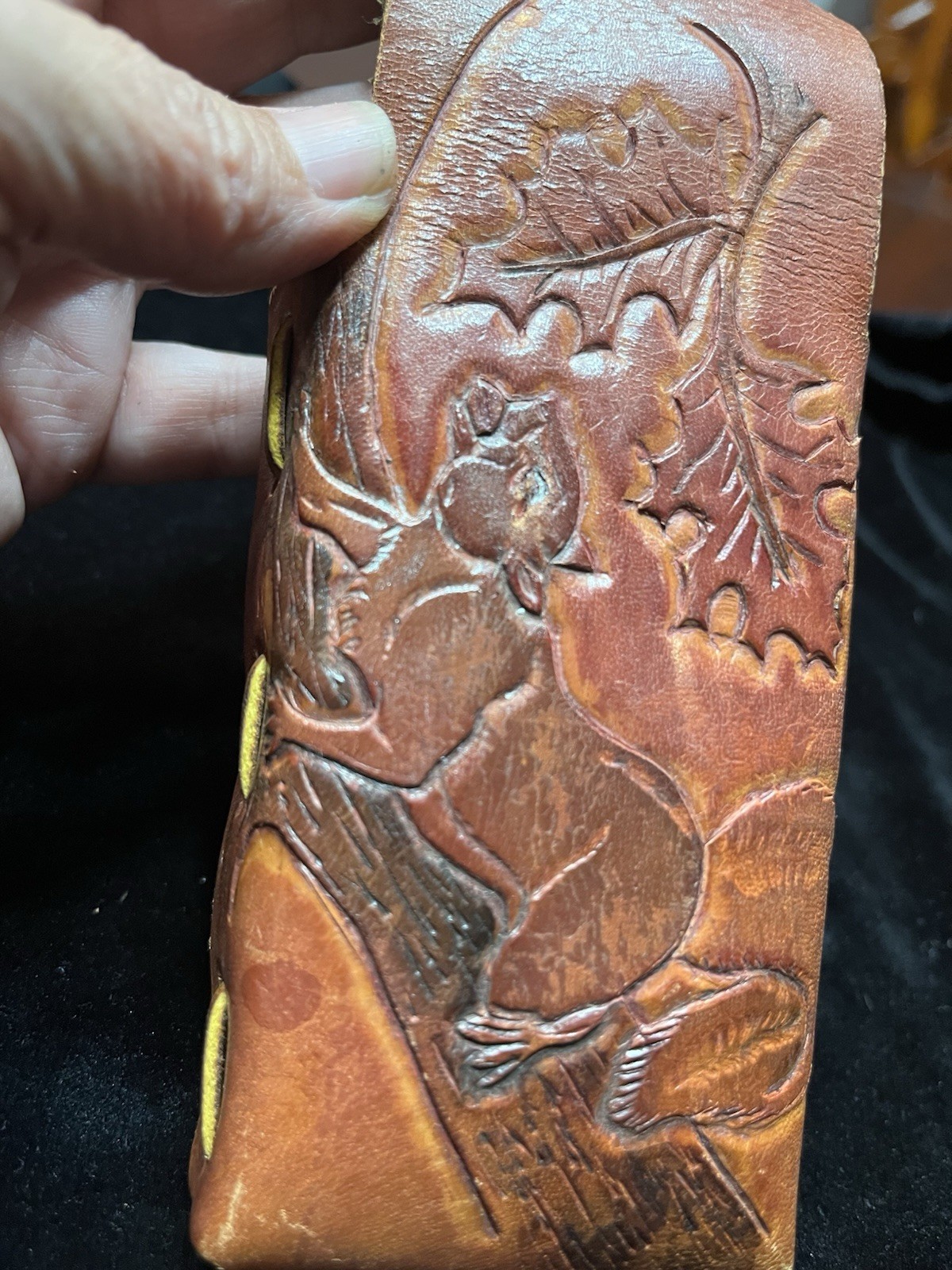 VTG Hand-tooled Leather Cigarette Case Holder with A Cougar Scene Tan Brown Gold