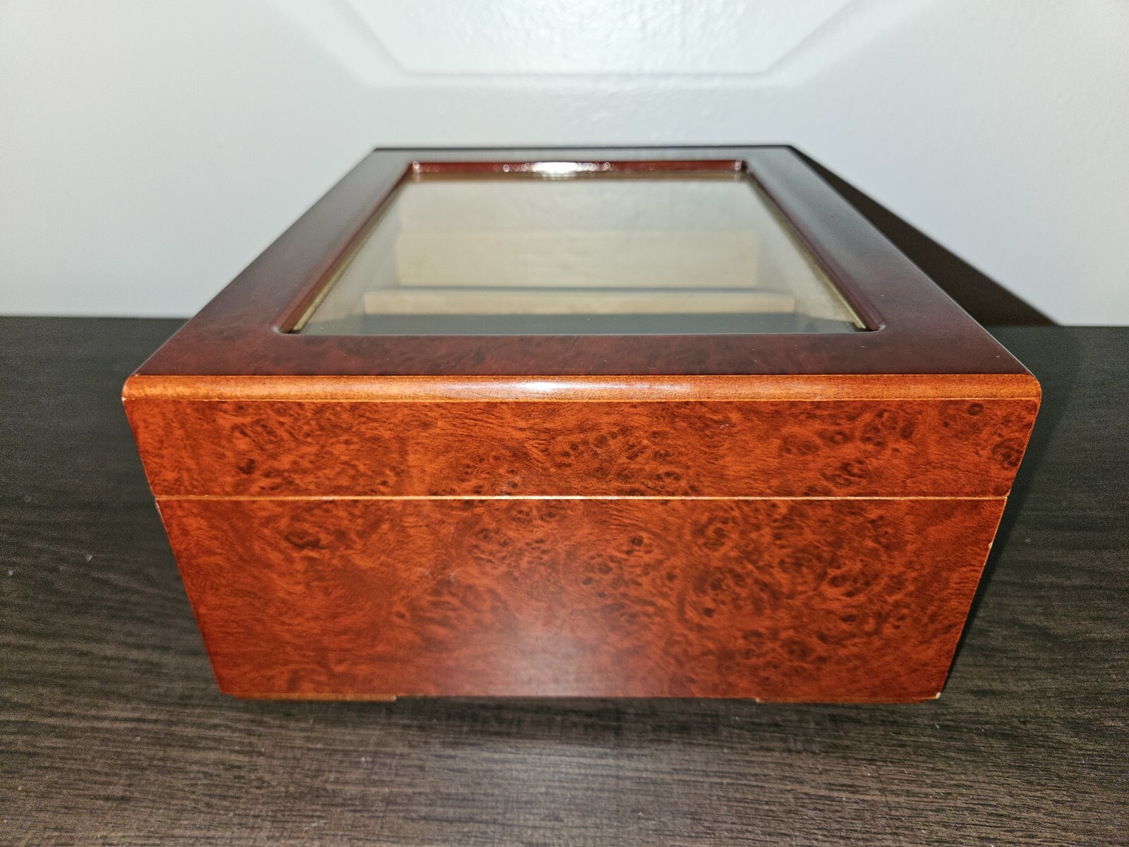 Cuban Crafters Humidors 10” W x 8.5” X 4.5” Glass Top