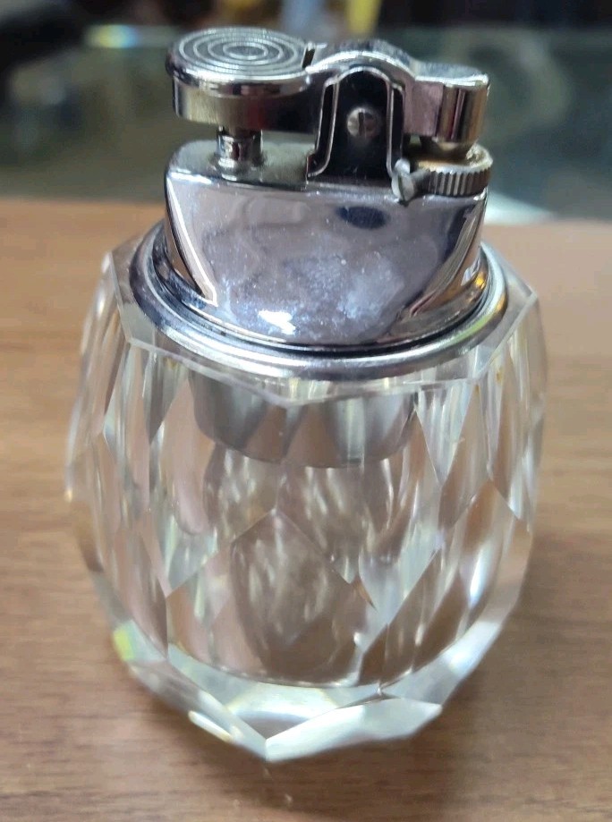 VINTAGE Crystal Cut Clear Glass Chrome Table Top Top Lighter 3.5″ MCM Untested