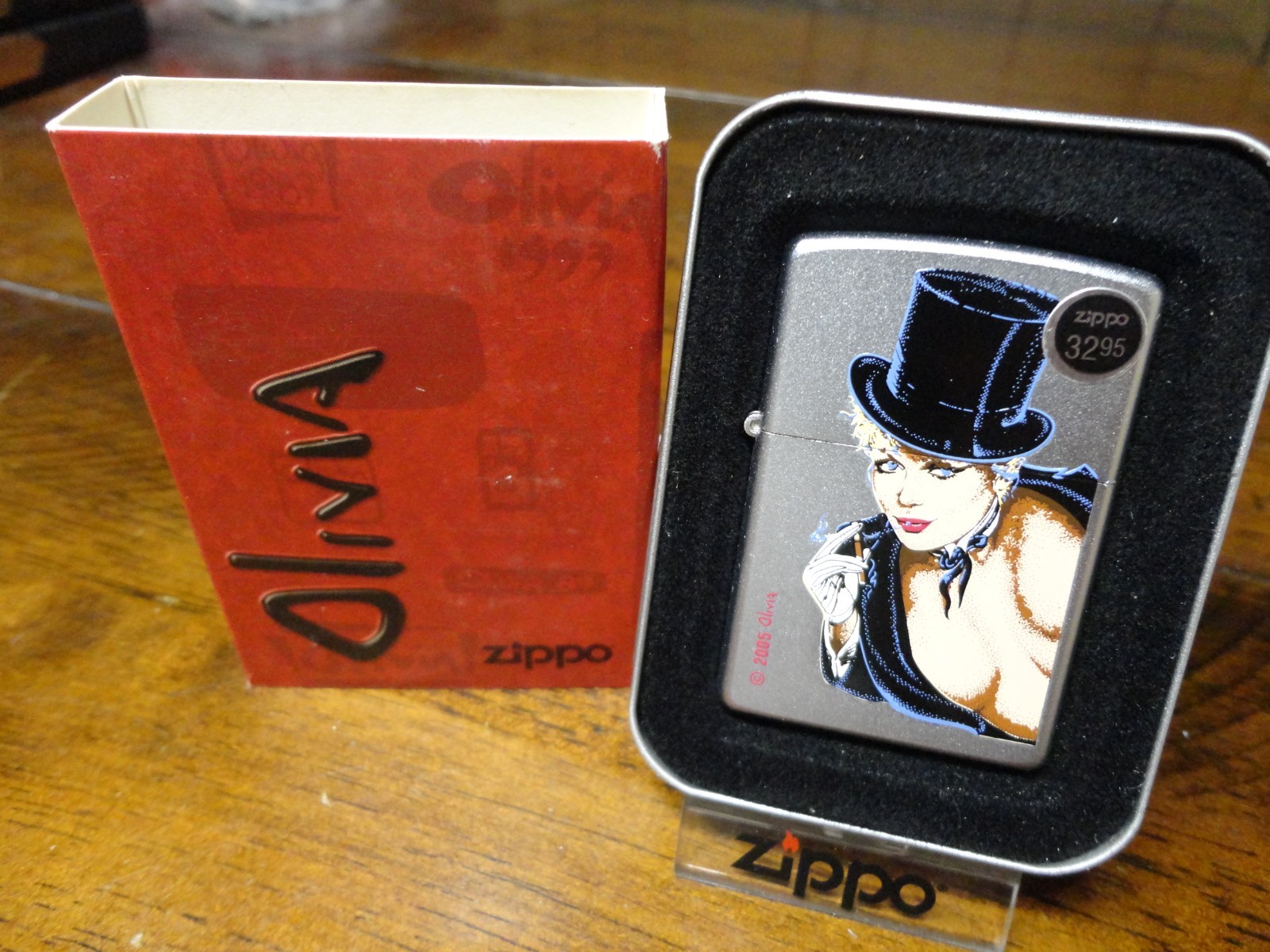 OLIVIA DE BERARDINIS PIANO LADY PINUP GIRL ZIPPO LIGHTER MINT IN BOX 2006