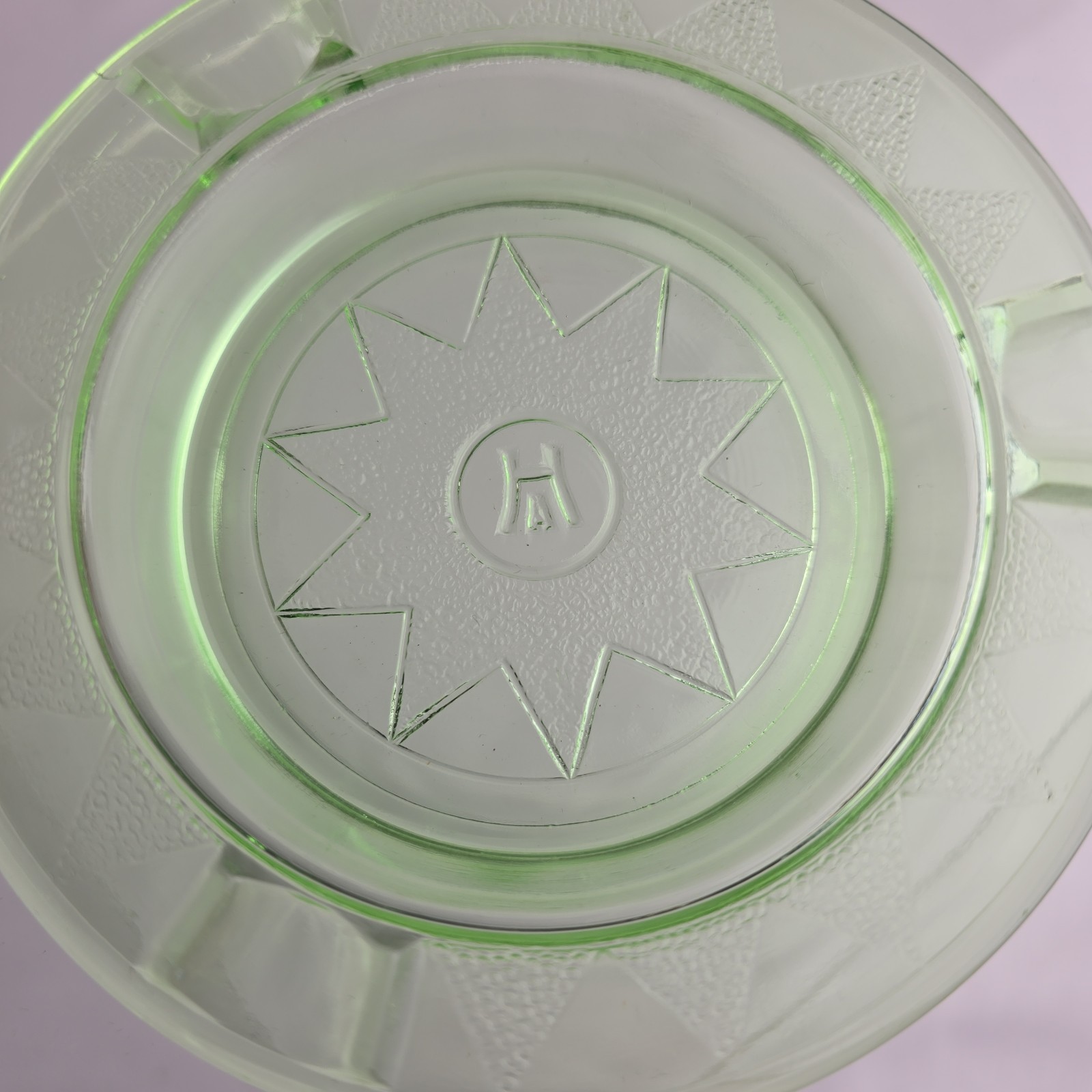 Vtg 1930s Hazel Atlas Green Uranium Glass Ashtray Star Pattern CRACKS READ