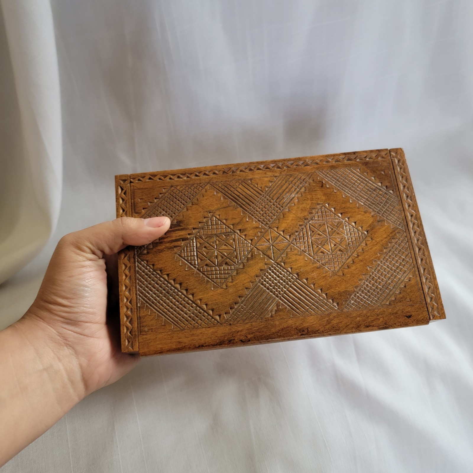 Rectangle carved wood decorative cigar box with hinged lid