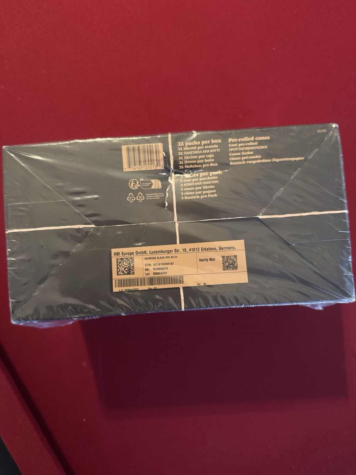 RAW Classic Black King Size Cones Rolling Papers Box – 32 Packs