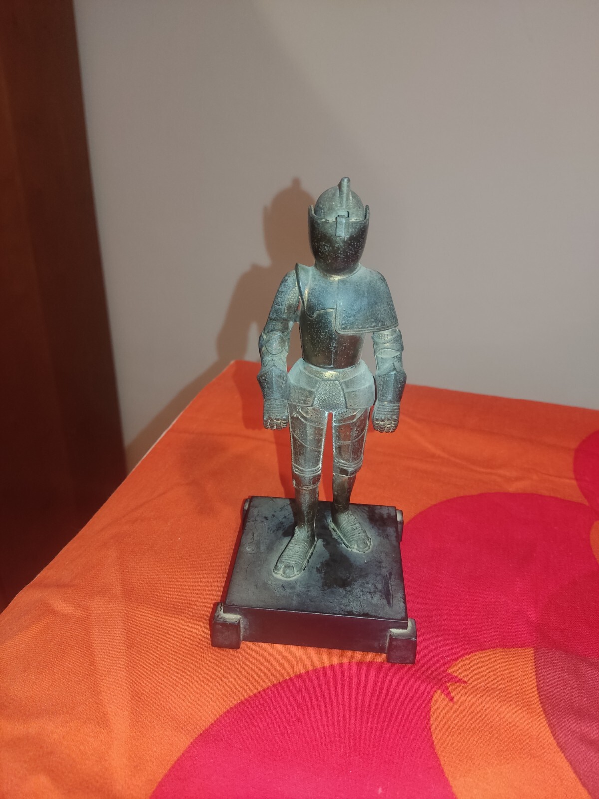Vintage Weltzunder German Knight in Armor Shield Table Lighter Untested Used